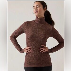Athleta Flurry seamless turtleneck EUC size small